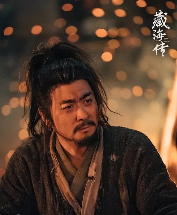 牛配资 《藏海传》：姬伯伯一出手，全网直呼：黄俊鹏是隐藏的戏骨天花板